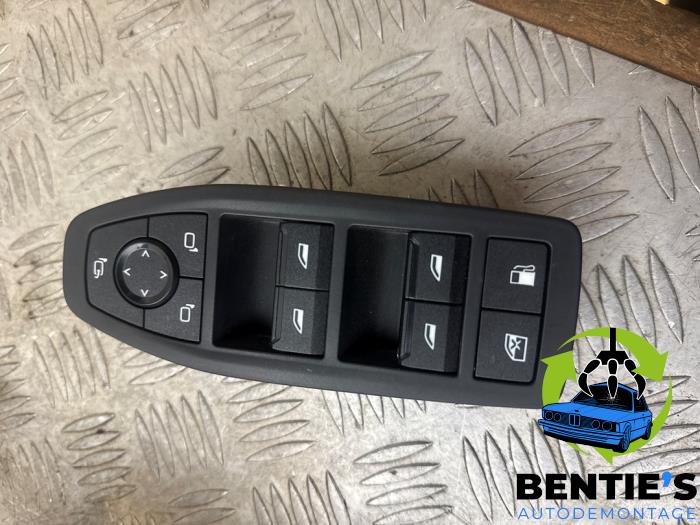 Używane Przelacznik combi okienny BMW X1 (U11) xDrive 25e 1.5 TwinPower Turbo 12V Cena € 65,00 Procedura marży oferowane przez Bentie's autodemontage