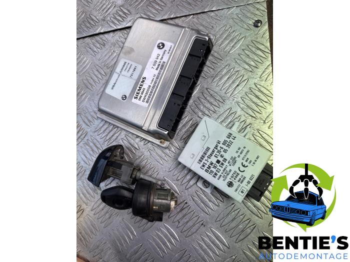 Used Ignition lock + computer BMW 3 serie Touring (E46/3) 330i 24V Price € 150,00 Margin scheme offered by Bentie's autodemontage
