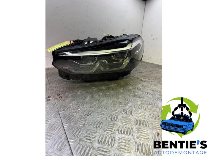 Używane Reflektor lewy BMW X3 Van (G01) xDrive 20i 2.0 TwinPower Turbo 16V Cena € 350,00 Procedura marży oferowane przez Bentie's autodemontage