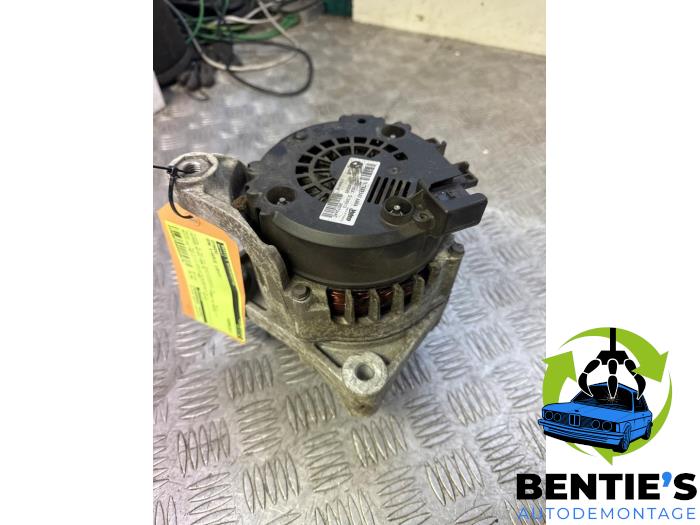 Begagnade Dynamo BMW 1 serie (F20) 116d 2.0 16V Pris € 75,00 Marginaltabell erbjuds av Bentie's autodemontage