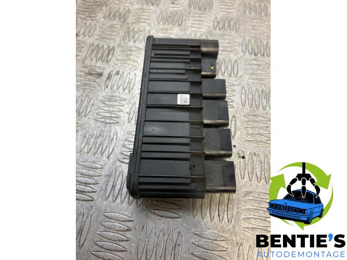Used Distributor BMW 3 serie (F30) 330e Price € 29,00 Margin scheme offered by Bentie's autodemontage
