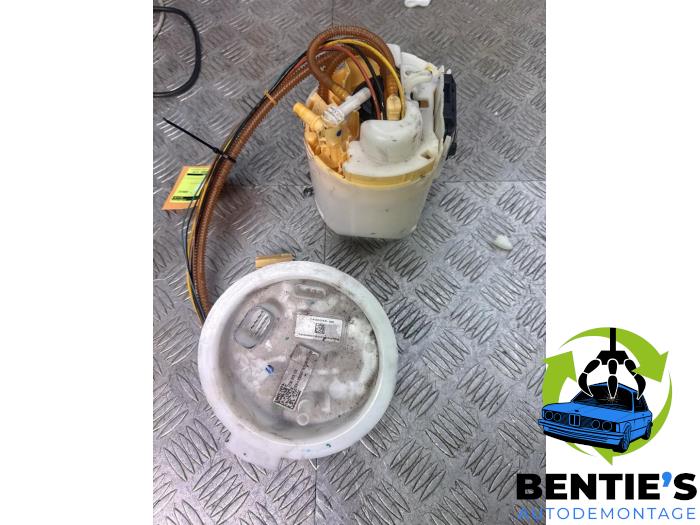 Begagnade Bensinpump BMW 3 serie (F30) 330e Pris € 125,00 Marginaltabell erbjuds av Bentie's autodemontage