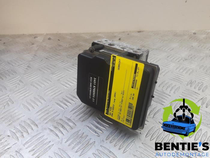 Used ABS pump BMW 5 serie Touring (E61) 530d 24V Price € 100,00 Margin scheme offered by Bentie's autodemontage