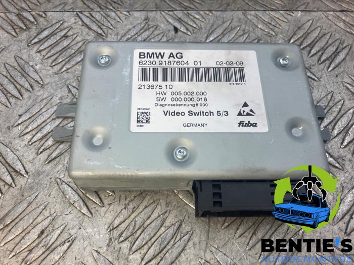 Używane Tuner TV BMW 7 serie (F01/02/03/04) 750i,Li,LiS V8 32V Cena € 65,00 Procedura marży oferowane przez Bentie's autodemontage