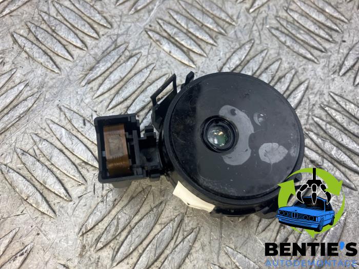 Begagnade Regnsensor BMW 7 serie (F01/02/03/04) 750i,Li,LiS V8 32V Pris € 50,00 Marginaltabell erbjuds av Bentie's autodemontage