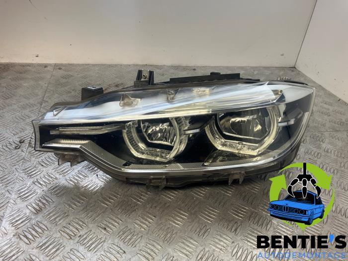 Używane Reflektor lewy BMW 3 serie (F30) 318d 2.0 16V Cena € 250,00 Procedura marży oferowane przez Bentie's autodemontage