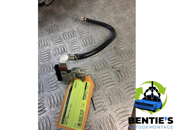 Używane Biegun akumulator BMW 1 serie (F20) 116i 1.6 16V Cena € 15,00 Procedura marży oferowane przez Bentie's autodemontage