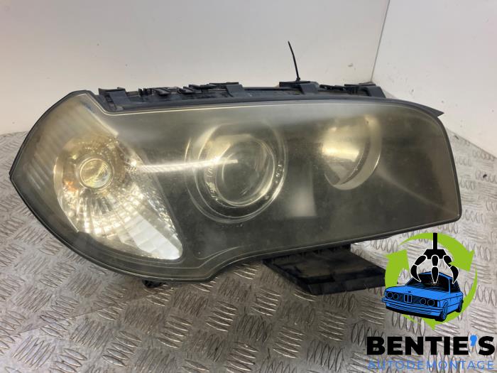 Używane Reflektor prawy BMW X3 (E83) 3.0i xDrive 24V Cena € 300,00 Procedura marży oferowane przez Bentie's autodemontage
