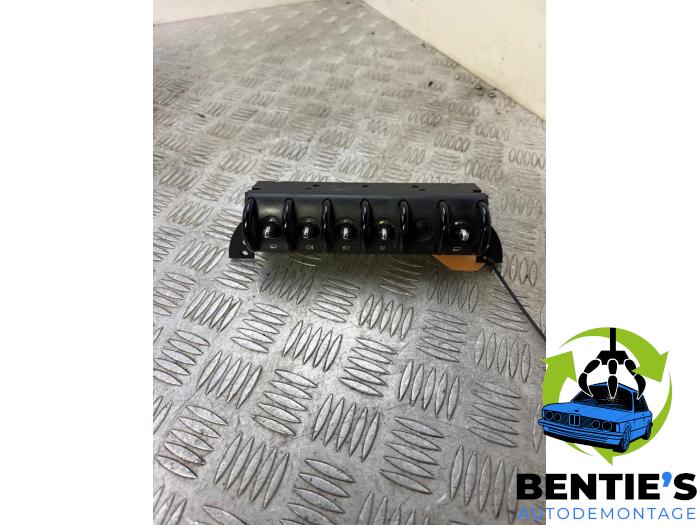 Używane Przelacznik combi okienny BMW Mini (R50/53) 1.6 16V One Cena € 15,00 Procedura marży oferowane przez Bentie's autodemontage