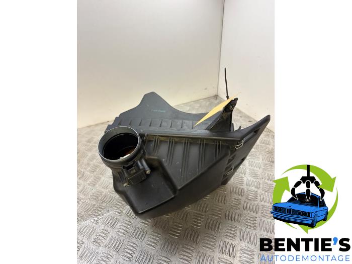Gebrauchte Luftfiltergehäuse BMW 5 serie Touring (E61) 523i 24V Preis € 30,00 Margenregelung angeboten von Bentie's autodemontage