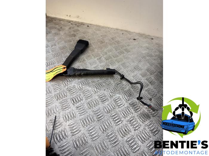 Begagnade Bältessträckare, vänster BMW 1 serie (E87/87N) 116i 2.0 16V Pris € 50,00 Marginaltabell erbjuds av Bentie's autodemontage