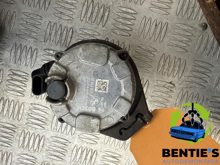 Begagnade Extra vattenpump BMW 1 serie (F40) 118d 2.0 16V Pris € 75,00 Marginaltabell erbjuds av Bentie's autodemontage