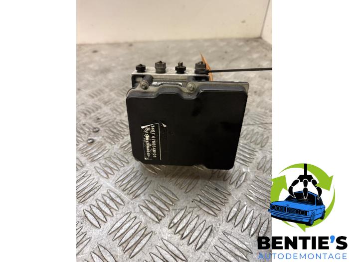 Used ABS pump BMW 5 serie (E60) 520i 24V Price € 80,00 Margin scheme offered by Bentie's autodemontage