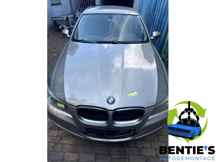 Używane Maska BMW 3 serie Touring (E91) 318i 16V Cena € 150,00 Procedura marży oferowane przez Bentie's autodemontage