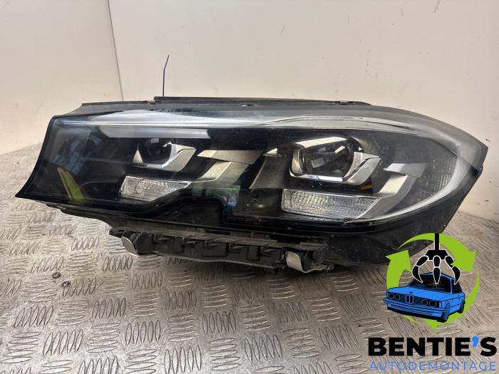 Używane Reflektor lewy BMW 3 serie (G20) 316d 2.0 TwinPower Turbo 16V Hybrid Drive Cena € 600,00 Procedura marży oferowane przez Bentie's autodemontage
