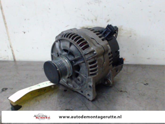 Usagé Dynamo Volkswagen Golf III Cabrio Restyling (1E7) 1.9 TDI Prix sur demande proposé par Autonet Test (Alexander)