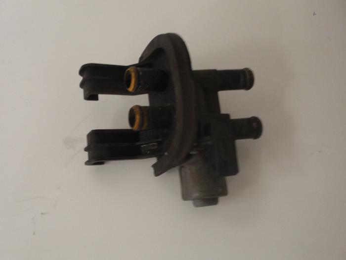 Usados Inyector Adblue Mitsubishi Canter 3.0 Di-D 16V 413 Precio de solicitud ofrecido por Autonet Test (Alexander)