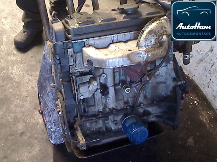 Używane Silnik Peugeot 106 II 1.0 Cena na żądanie oferowane przez Autonet Test (Alexander)