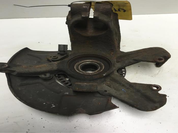 Volkswagen Golf Front wheel hubs stock