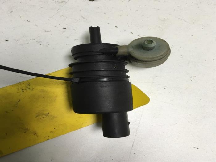 Opel Zafira Windscreen washer pumps stock