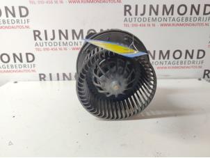 Usados Motor de ventilador de calefactor Citroen C5 I Berline (DC) 2.0 HDi 110 FAP Precio € 25,00 Norma de margen ofrecido por Autodemontage Rijnmond BV