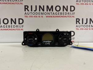 Używane Panel sterowania nagrzewnicy Ford Mondeo III 1.8 16V Cena € 30,00 Procedura marży oferowane przez Autodemontage Rijnmond BV