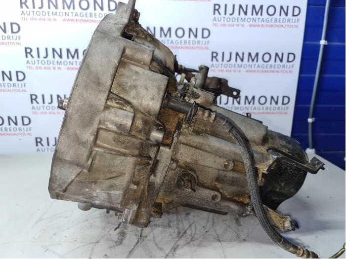 Gearbox from a Renault Laguna II (BG) 1.6 16V 2003