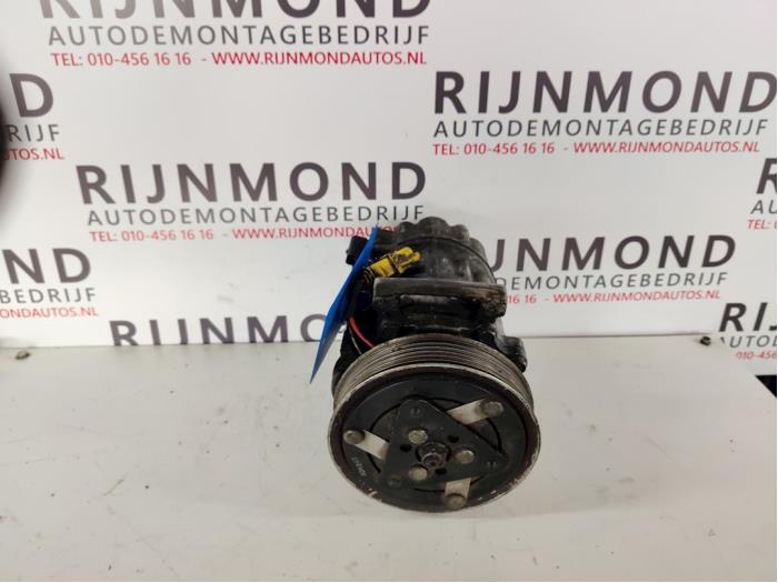 Air conditioning pump from a Citroën C4 Berline (LC) 1.6 HDi 16V 110 2007