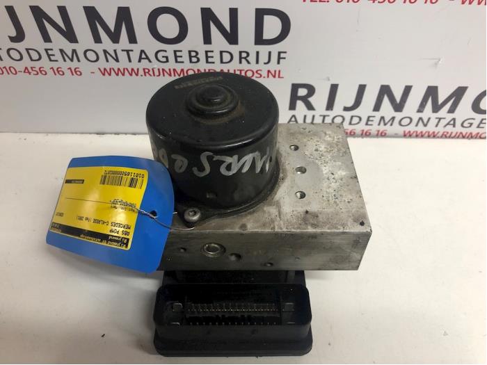 Begagnade ABS-pump Mercedes C (W203) 2.2 C-220 CDI 16V Pris € 65,00 Marginaltabell erbjuds av Autodemontage Rijnmond BV