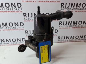 Used Power steering pump Peugeot 307 (3A/C/D) 1.6 16V Price € 75,00 Margin scheme offered by Autodemontage Rijnmond BV