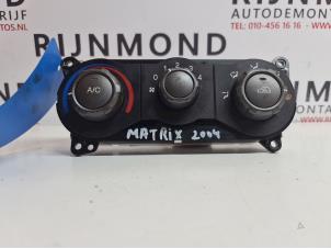 Usados Panel de control de calefacción Hyundai Matrix 1.6 16V Precio € 40,00 Norma de margen ofrecido por Autodemontage Rijnmond BV