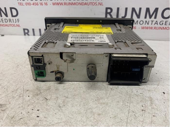 Reproductor de CD y radio de un Peugeot 407 SW (6E) 1.6 HDi 16V 2006
