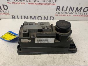 Used Electric central locking vacuum pump Mercedes Vito (638.1/2) 2.3 110D Price € 100,00 Margin scheme offered by Autodemontage Rijnmond BV