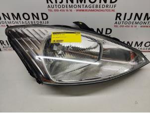 Used Headlight, right Ford Focus 1 Wagon 1.4 16V Price € 30,00 Margin scheme offered by Autodemontage Rijnmond BV