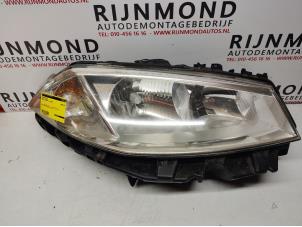 Used Headlight, right Renault Megane II (BM/CM) 1.6 16V Price € 40,00 Margin scheme offered by Autodemontage Rijnmond BV