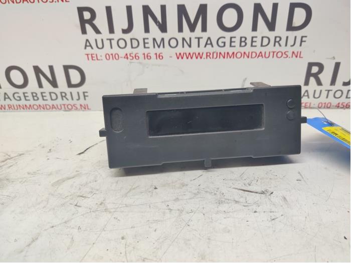 Begagnade Innerdisplay Renault Clio III (BR/CR) 1.2 16V 75 Pris på förfrågan erbjuds av Autodemontage Rijnmond BV