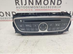 Gebrauchte Radio CD Spieler Renault Twingo II (CN) 1.5 dCi 90 FAP Preis € 50,00 Margenregelung angeboten von Autodemontage Rijnmond BV
