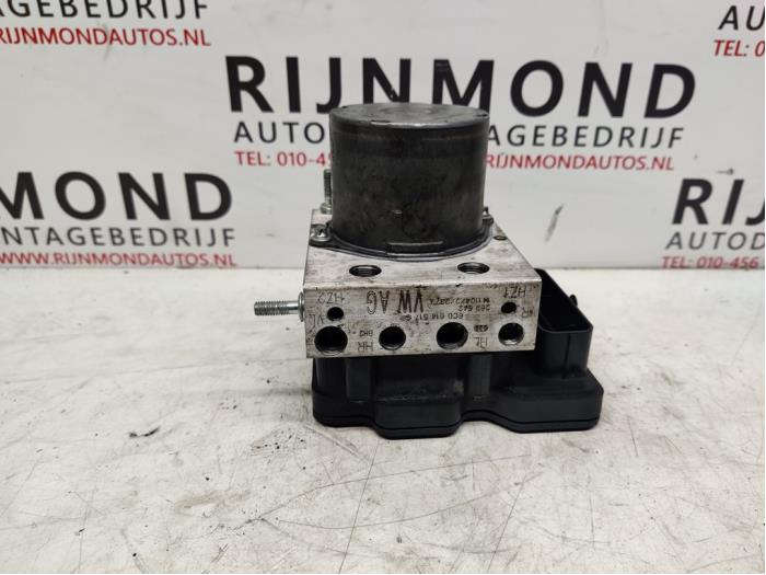 Begagnade ABS-pump Volkswagen Polo V (6R) 1.4 TDI 12V 90 Pris € 50,00 Marginaltabell erbjuds av Autodemontage Rijnmond BV