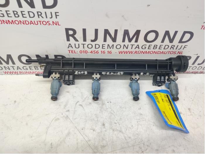 Usagé Système d'injection Hyundai Trajet 2.0 16V Prix € 60,00 Règlement à la marge proposé par Autodemontage Rijnmond BV