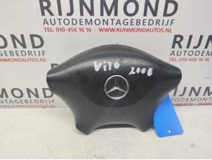 Usagé Airbag gauche (volant) Mercedes Vito (639.6) 2.2 111 CDI 16V Prix € 50,00 Règlement à la marge proposé par Autodemontage Rijnmond BV