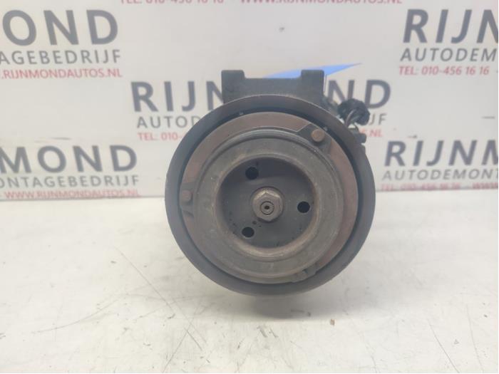 Usagé Pompe clim Opel Signum (F48) 3.0 CDTI V6 24V Prix € 30,00 Règlement à la marge proposé par Autodemontage Rijnmond BV
