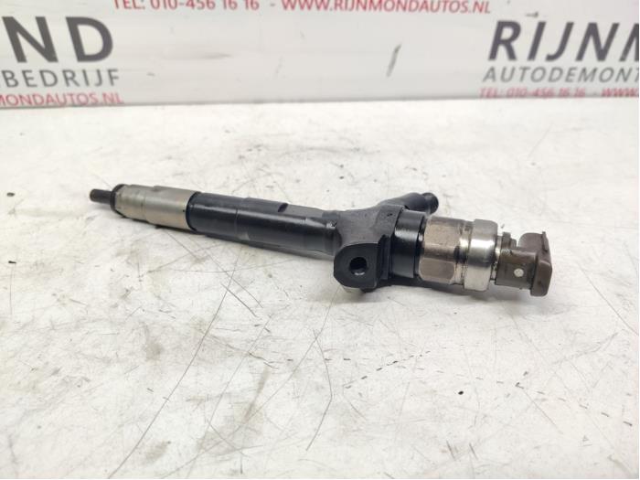 Usagé Injecteurs Opel Signum (F48) 3.0 CDTI V6 24V Prix € 48,98 Règlement à la marge proposé par Autodemontage Rijnmond BV