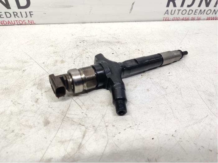 Usagé Injecteurs Opel Signum (F48) 3.0 CDTI V6 24V Prix € 48,98 Règlement à la marge proposé par Autodemontage Rijnmond BV