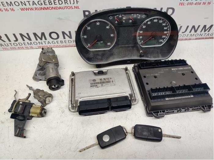 Used Ignition lock + computer Volkswagen Polo IV (9N1/2/3) 1.4 TDI 80 Price on request offered by Autodemontage Rijnmond BV