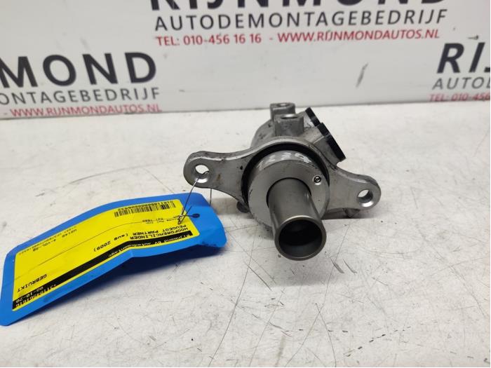 Gebrauchte Hauptbremszylinder Peugeot Partner (GC/GF/GG/GJ/GK) 1.6 HDI 75 16V Preis auf Anfrage angeboten von Autodemontage Rijnmond BV