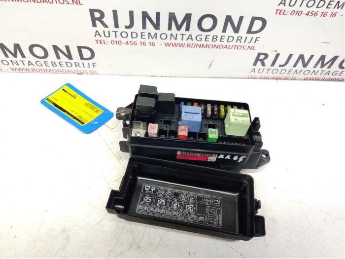 Begagnade Säkringsbox Mini Clubman (R55) 1.6 16V Cooper Pris € 30,00 Marginaltabell erbjuds av Autodemontage Rijnmond BV