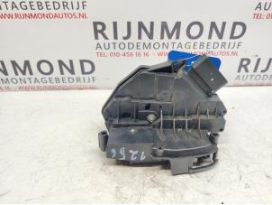 Usagé Serrure arrière droite Ford Fiesta 6 (JA8) 1.25 16V Prix € 40,00 Règlement à la marge proposé par Autodemontage Rijnmond BV