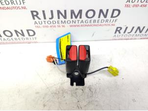 Used Rear seatbelt buckle, centre Volvo V40 (MV) 2.0 D4 16V Price on request offered by Autodemontage Rijnmond BV