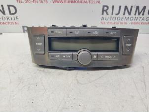 Usados Panel de control de calefacción Toyota Avensis (T25/B1D) 1.8 16V VVT-i Precio € 30,00 Norma de margen ofrecido por Autodemontage Rijnmond BV