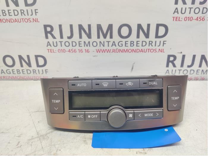 Begagnade Värmekontrollpanel Toyota Avensis Wagon (T25/B1E) 1.8 16V VVT-i Pris € 30,00 Marginaltabell erbjuds av Autodemontage Rijnmond BV